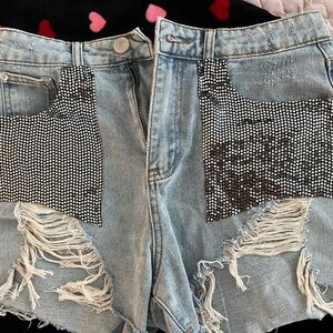 Cut off sequence shorts